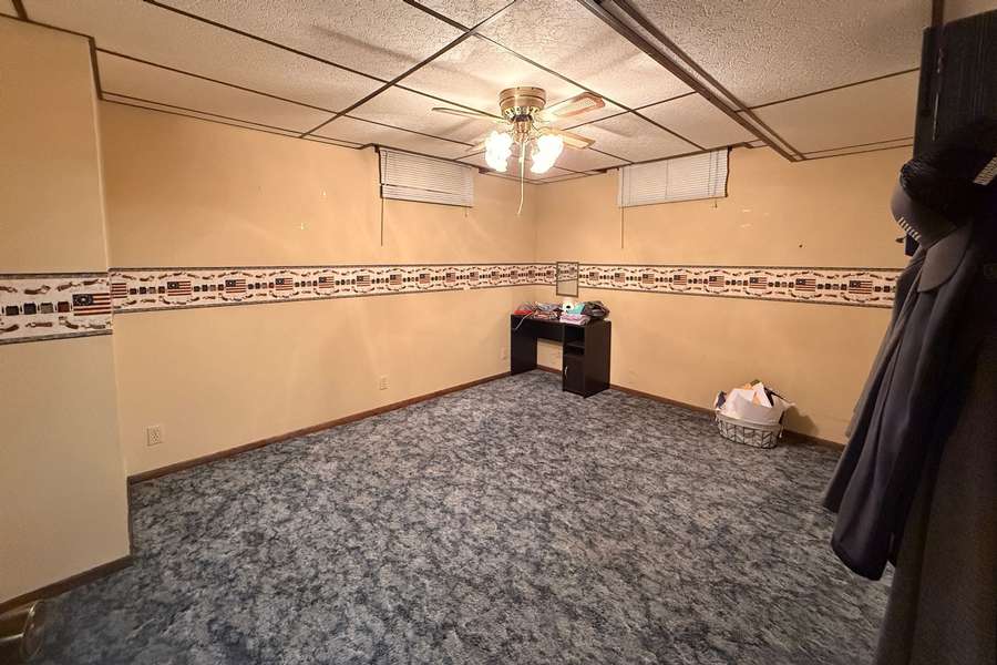 basement bedroom.jpg